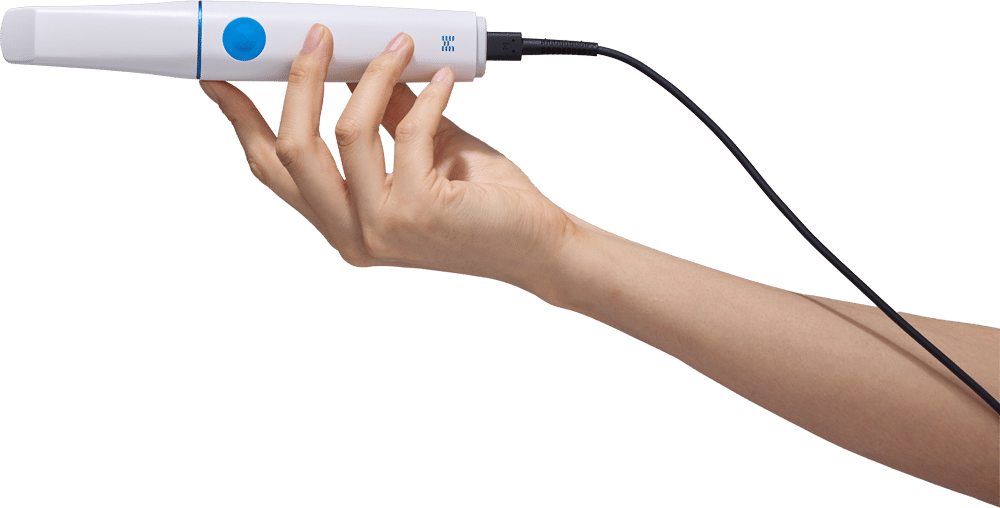 Hand Presenting the Medit I900 Classic Intraoral Scanner with Elegance - Medit Intraoral Scanner and Dental Software Hand Apresentando o Scanner Intraoral Medit I900 Classic com Elegância